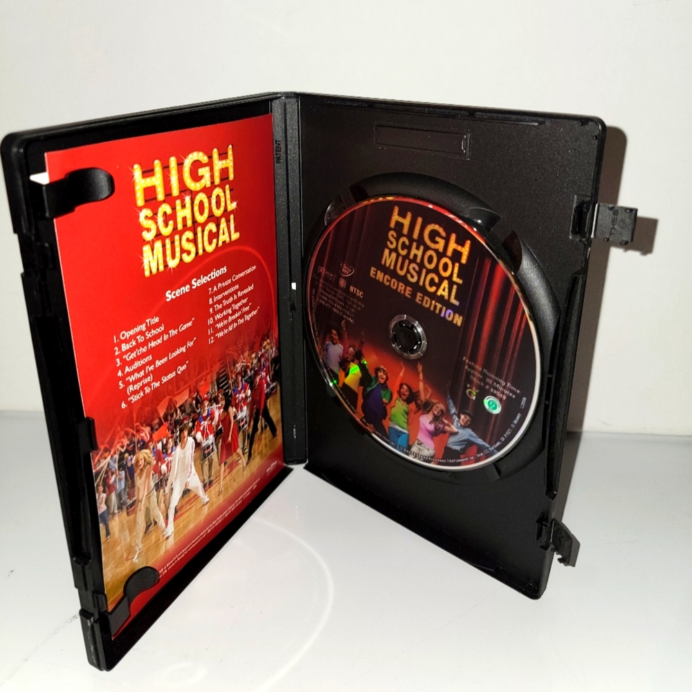High School Musical Bundle includes a Book, DVD movie, and Music CD - Picture 5 of 5